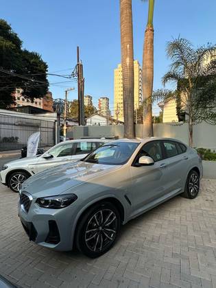 BMW X4 2.0 16V GASOLINA XDRIVE20I M SPORT STEPTRONIC BMW X4 2.0 16V GASOLINA XDRIVE20I M SPORT STEPTRONIC